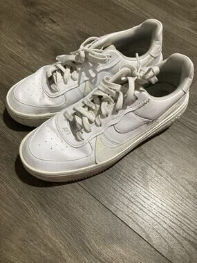 Nike Air Force Shoes Unisex Size 9.5 White DJ9946-100 Leather Low Top Casual
